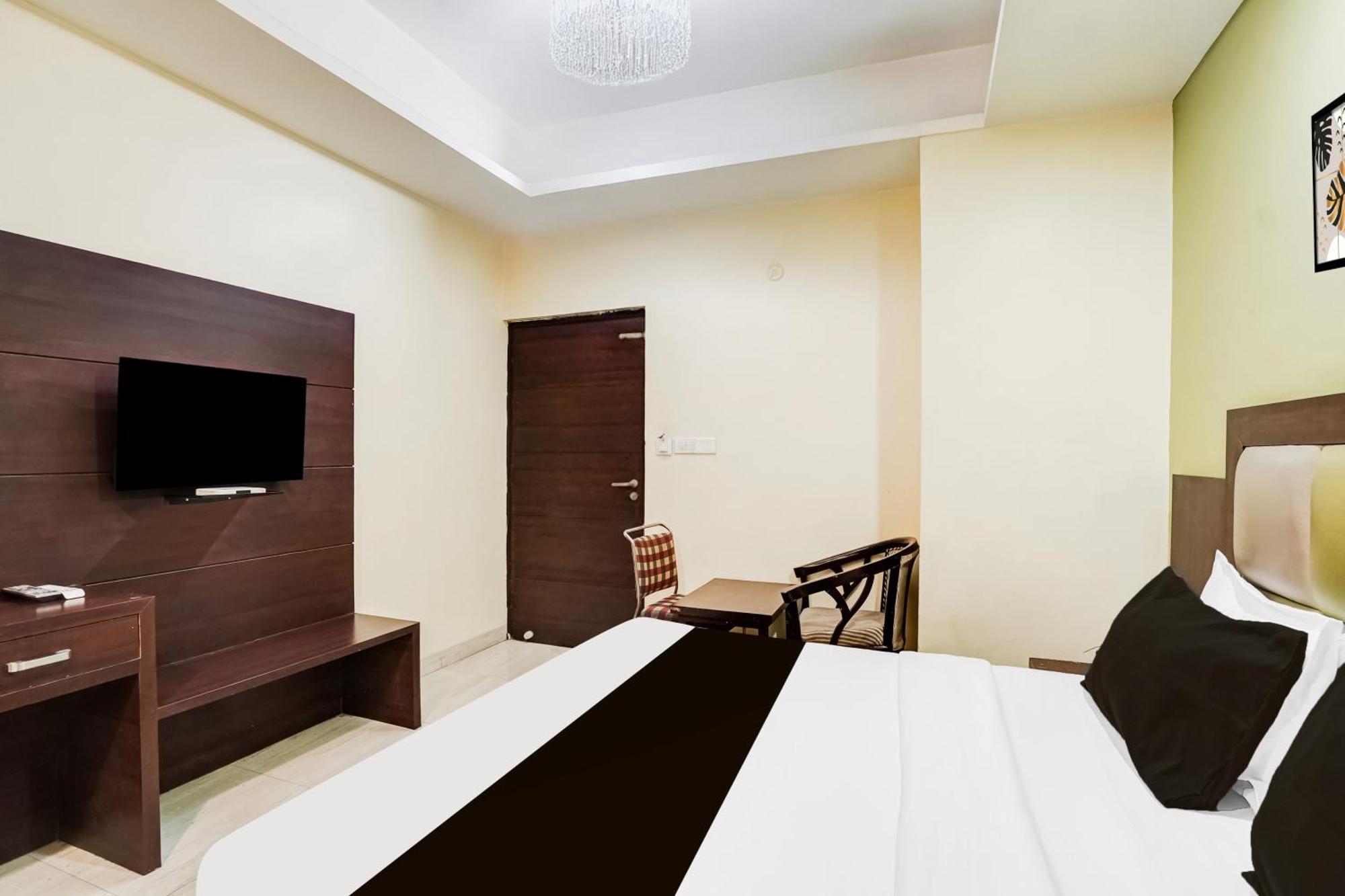 Townhouse Sikar Road Formerly Aroma * Jaipur