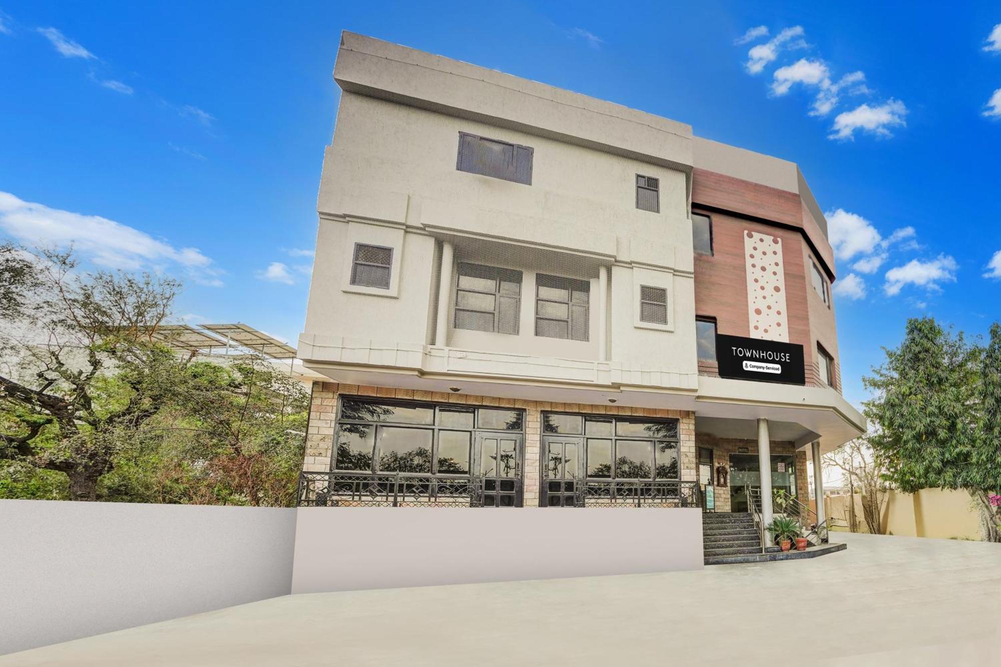 Townhouse Sikar Road Formerly Aroma